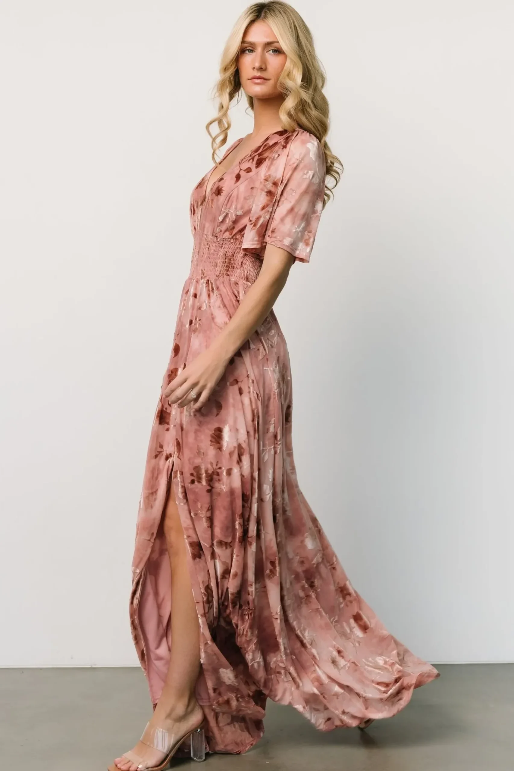 Baltic Born bump friendly|WINTER ESSENTIALS|Veronica Velvet Maxi Dress | Blush