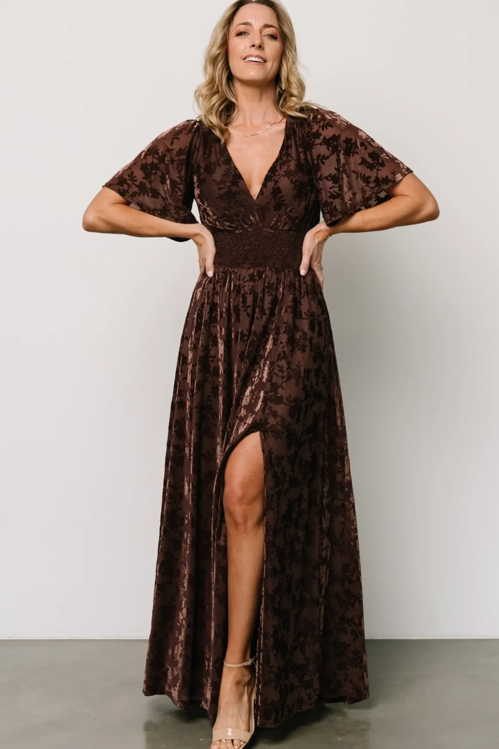 Baltic Born bump friendly|WINTER ESSENTIALS|Veronica Velvet Maxi Dress | Espresso