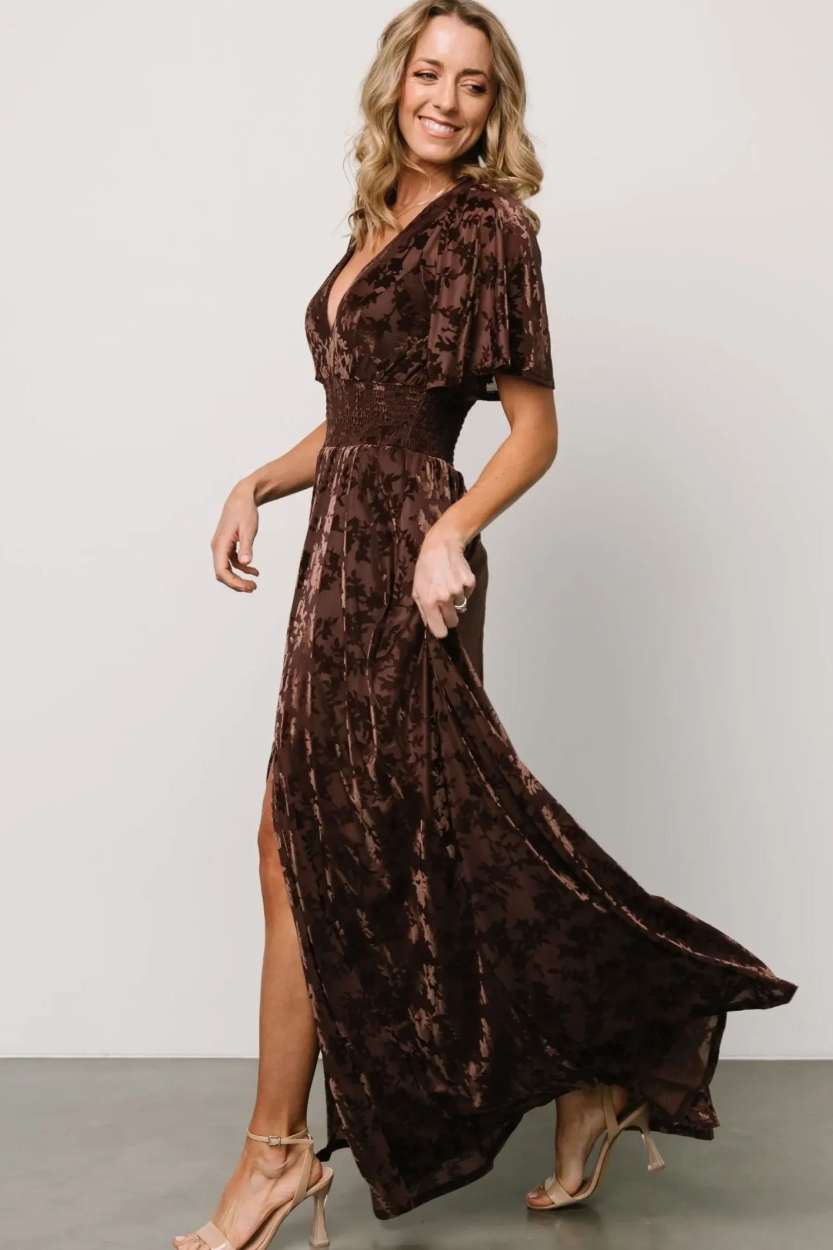 Baltic Born bump friendly|WINTER ESSENTIALS|Veronica Velvet Maxi Dress | Espresso