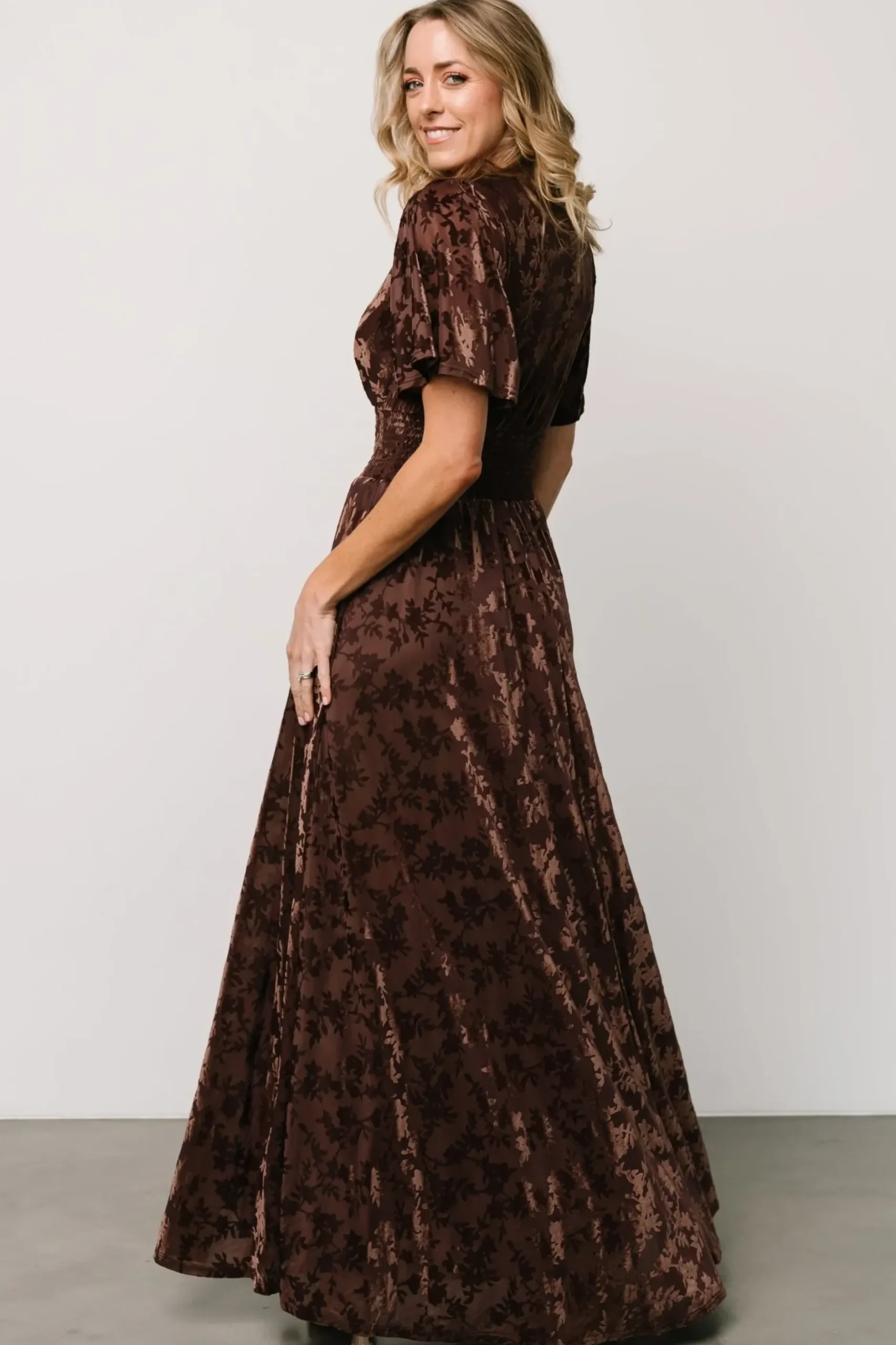 Baltic Born bump friendly|WINTER ESSENTIALS|Veronica Velvet Maxi Dress | Espresso