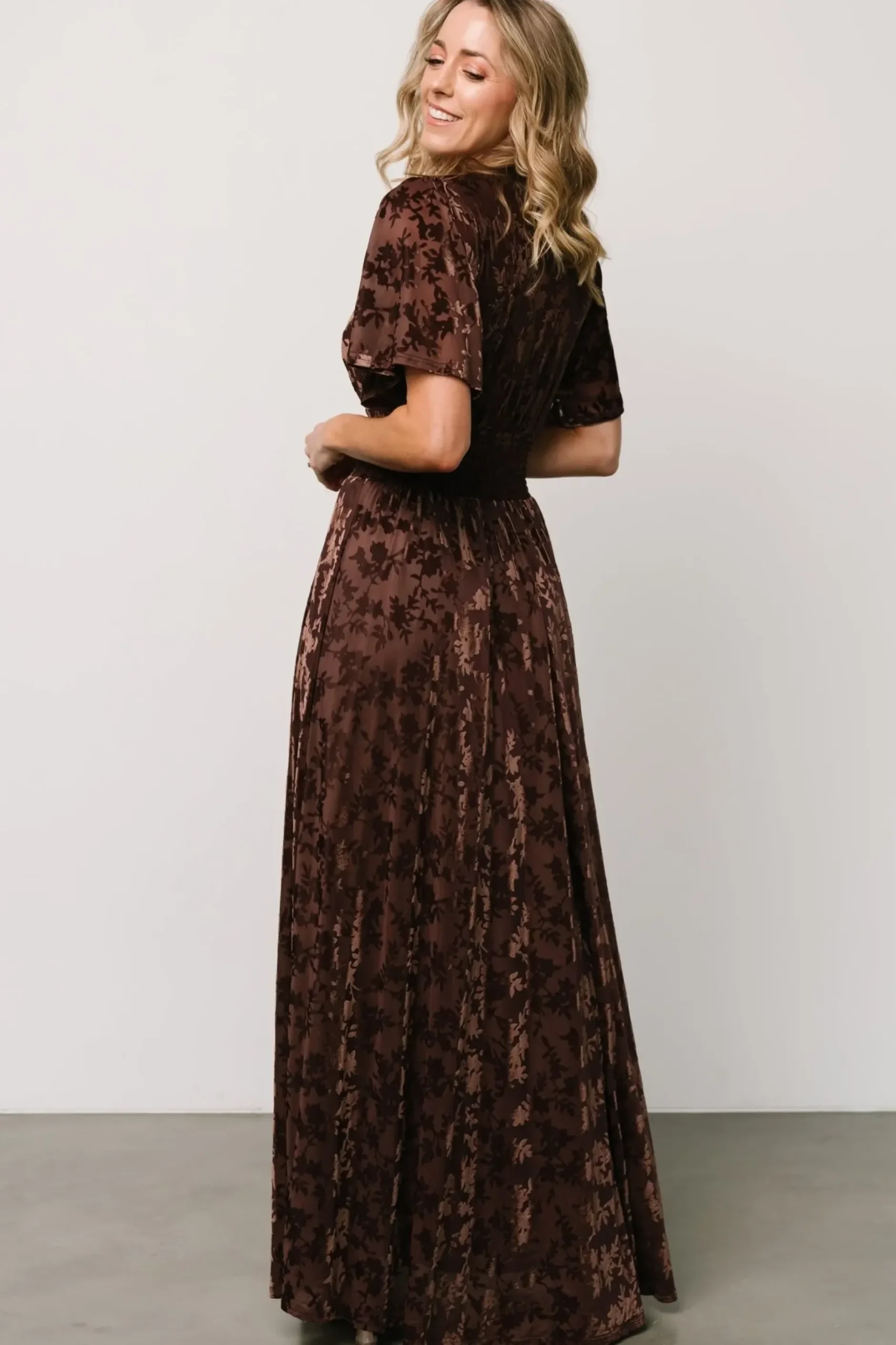 Baltic Born bump friendly|WINTER ESSENTIALS|Veronica Velvet Maxi Dress | Espresso